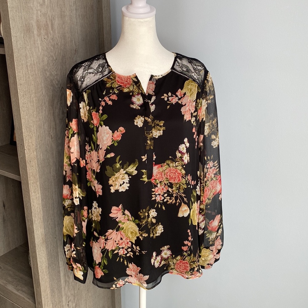 NWT Vince Camuto Black Floral Print Long Sleeve Blouse - Size Medium